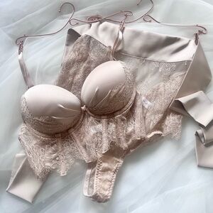 Elegant Lace Lingerie Set in Powder Pink 36DD US